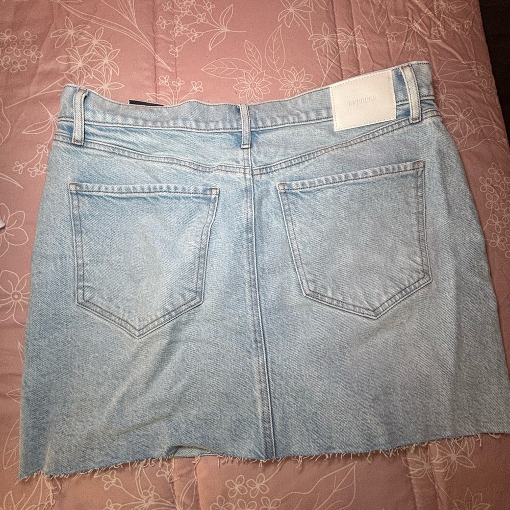 Express High Rise Denim Jeans - Picture 3 of 4